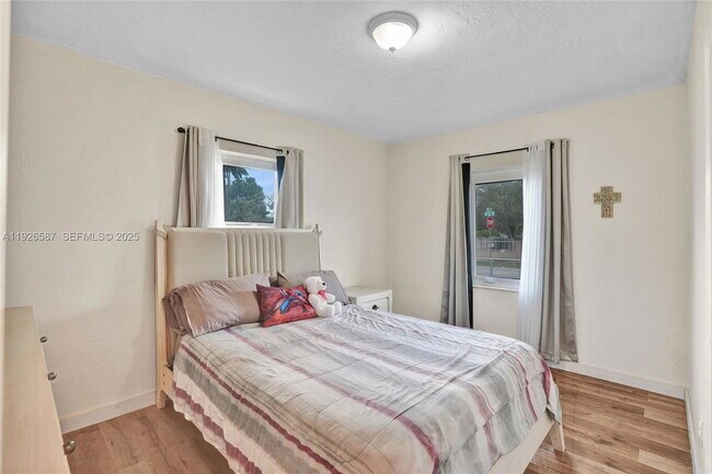 Building Photo - 1300 NW 87th St