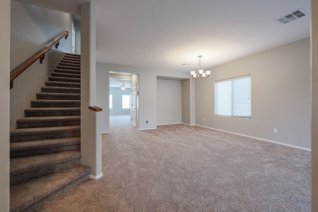 Building Photo - 4 bed, 3.5 bath house in Stetson Valley, Phoenix