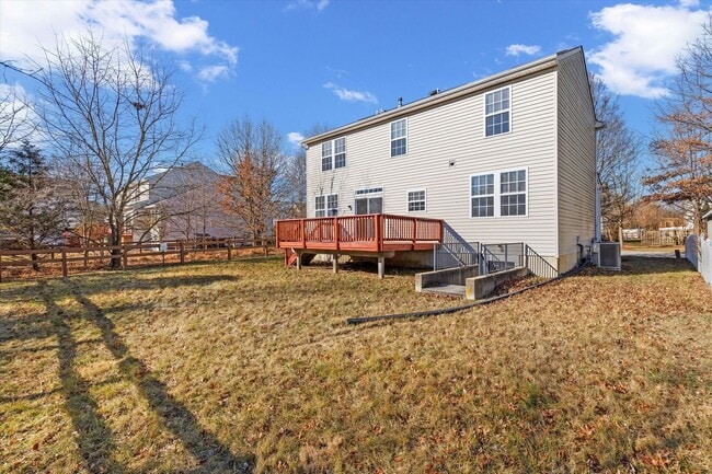 Building Photo - 4BR Columbia Home w/ Finished Basement, Deck & Open Green Space