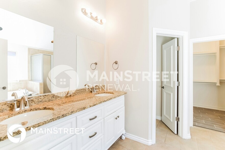 Building Photo - 4604 NW 162nd Ct