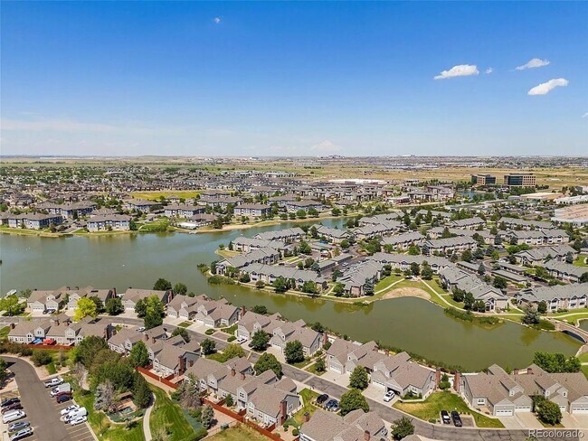 Building Photo - Lake Side Denver Townhome