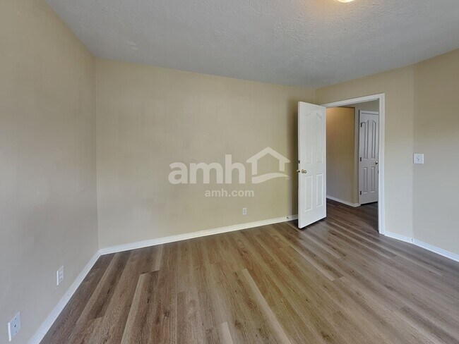 Building Photo - 1364 N El Camino Ave