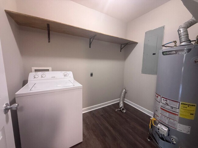 Building Photo - 4-Bedroom Home Walking Distance to Tennessee Tech