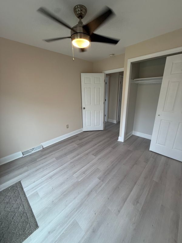 Building Photo - 525 Lee Rd