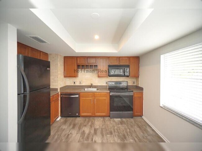 Building Photo - Hyde Park/Soho 2/1 Condo