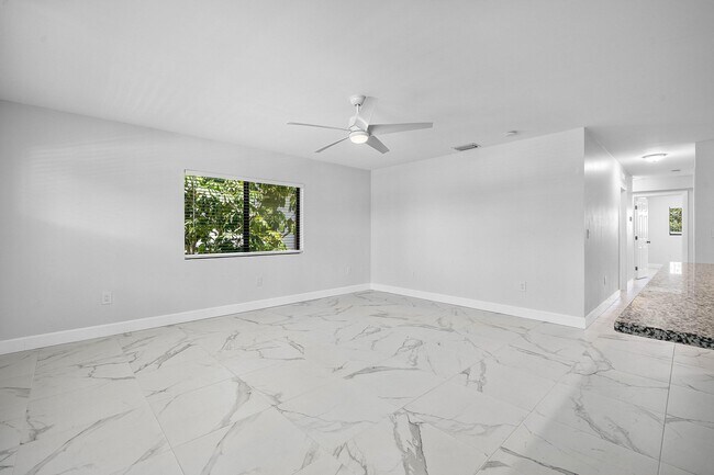 Building Photo - 240 SW 7th St