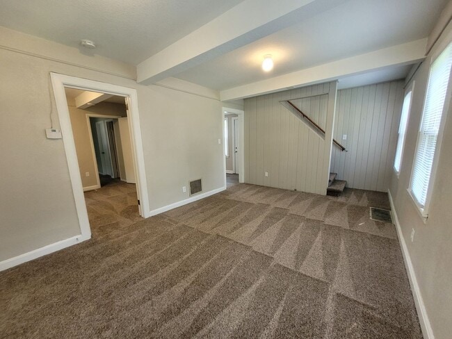 Primary Photo - 2 bedroom, 1.5 bathroom home with detached...