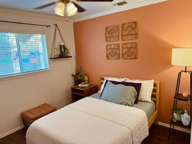 Building Photo - Coming soon....Super Cute Stylish Home w/ Modern Upgrades