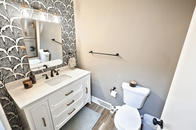 Building Photo - Beautiful Full Home in York