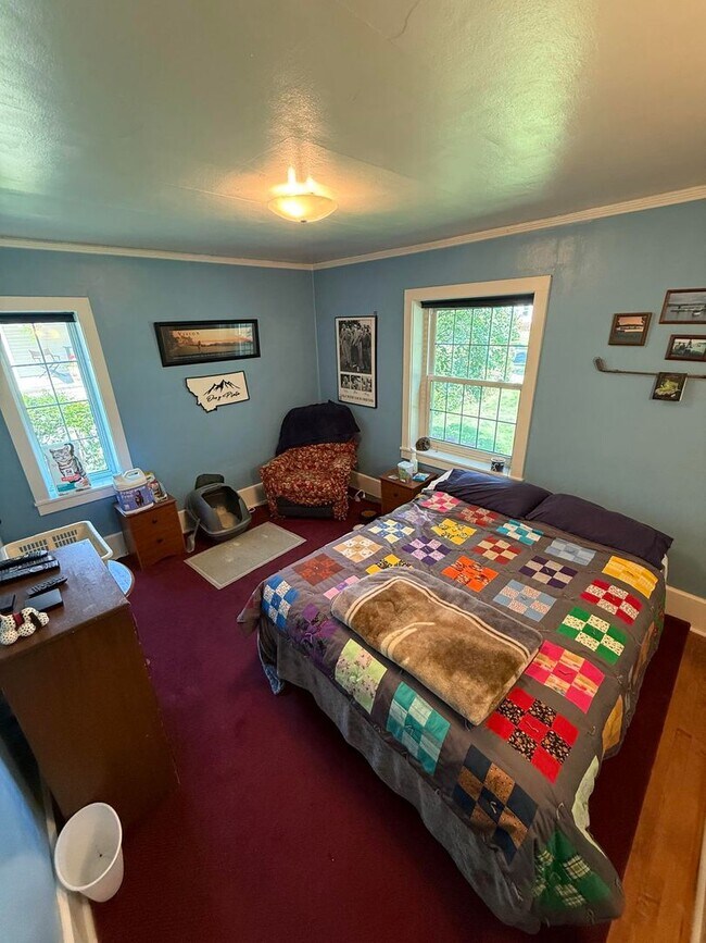 Building Photo - Warm & Furnished 2BR Home Near Billings Clinic