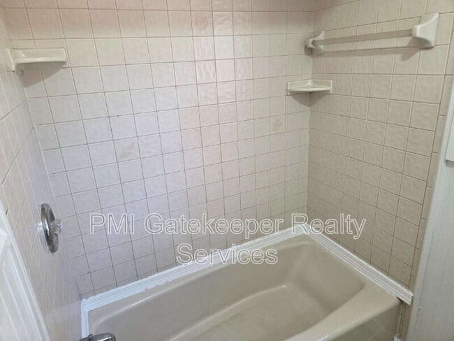 Building Photo - 5757 Cromley Dr