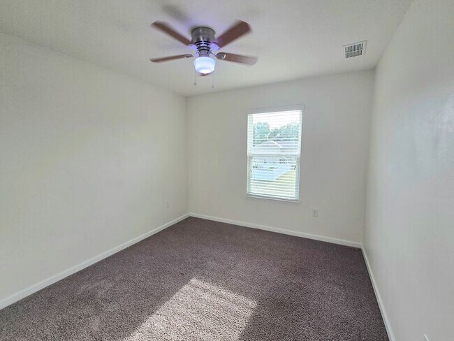Building Photo - 5860 Magnolia Bend Blvd