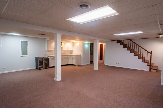 Building Photo - 1147 Garfield Ave