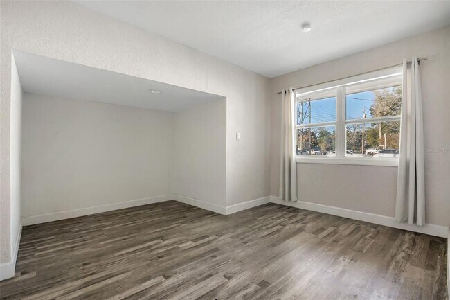 Building Photo - 147 Melanie Ln