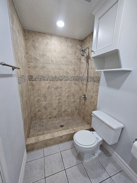 Building Photo - 6601 Sands Point Dr
