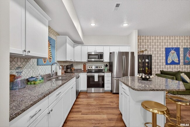 Building Photo - 4833 Lauren Ln