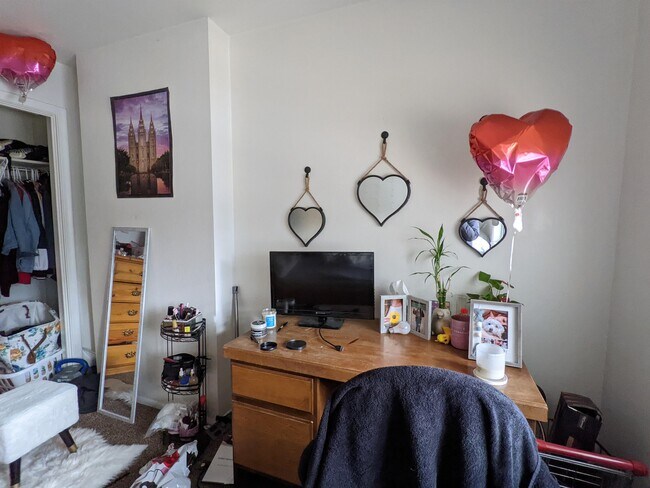 Building Photo - 1728 N 550 W