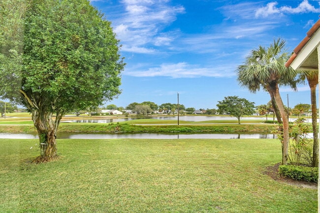 Building Photo - 5519 Fairway Park Dr