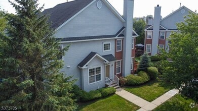 Building Photo - 46 Gordon Cir