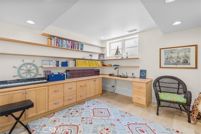 Building Photo - 2129 Palos Verdes Dr W