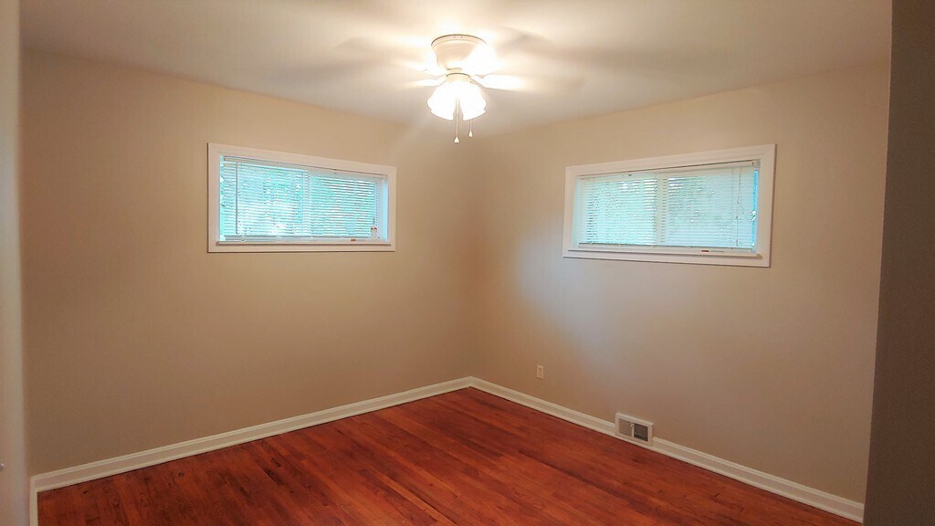 Building Photo - 1589 Tanager Cir