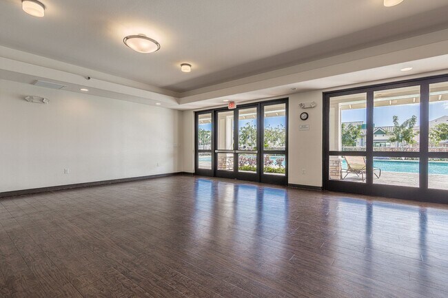 Building Photo - Stunning 3-bedroom and 2.5 Bath - Located ...