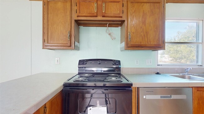 Building Photo - 435 16th St