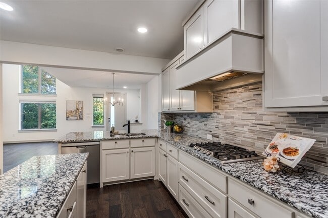 Building Photo - 1423 Lamb Dr