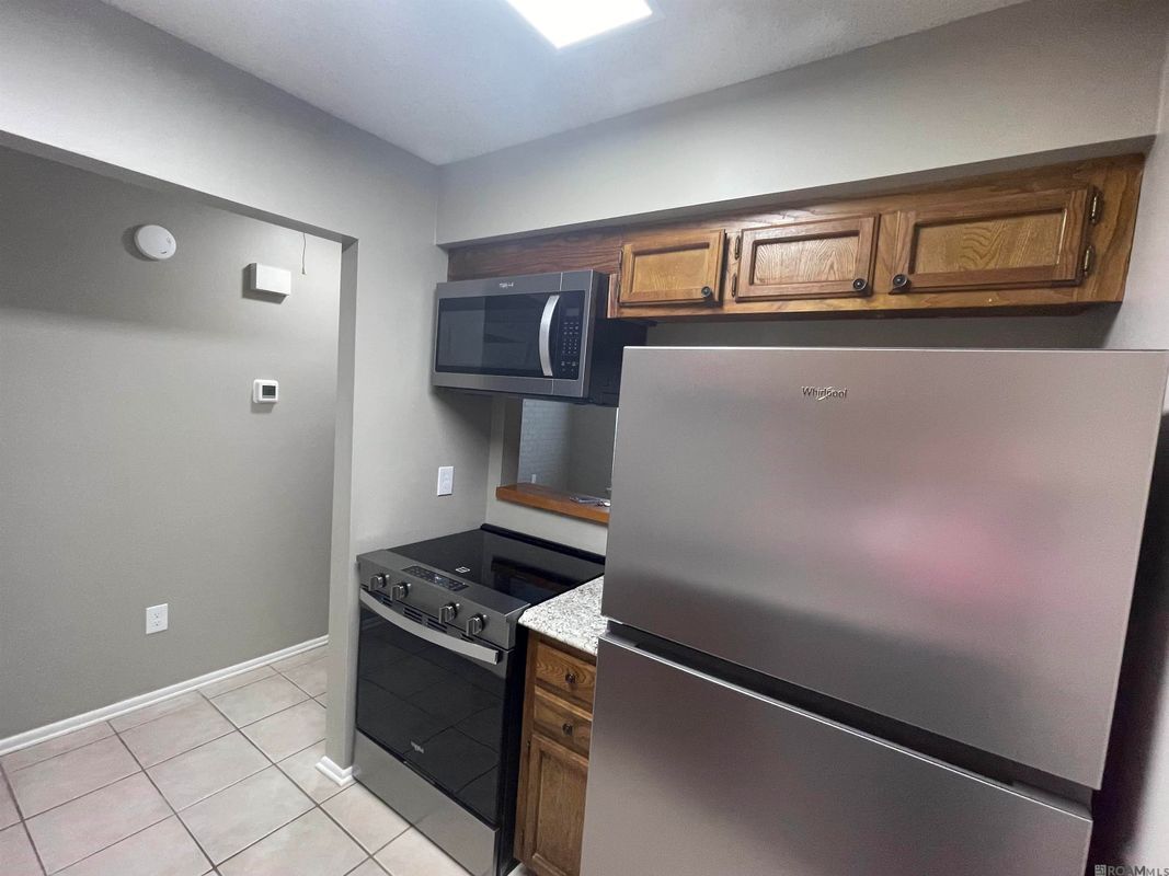 Building Photo - 402 Lee Dr