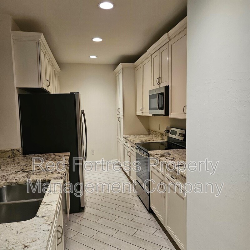 Building Photo - 7963 Bristol Cir