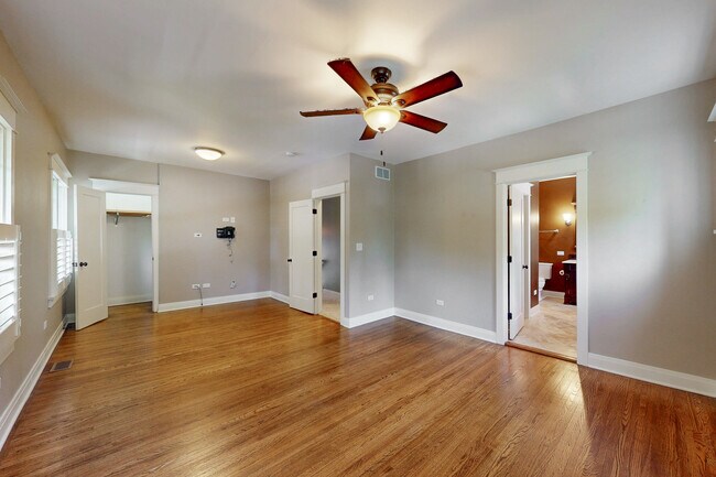 Building Photo - 523 Prairie St