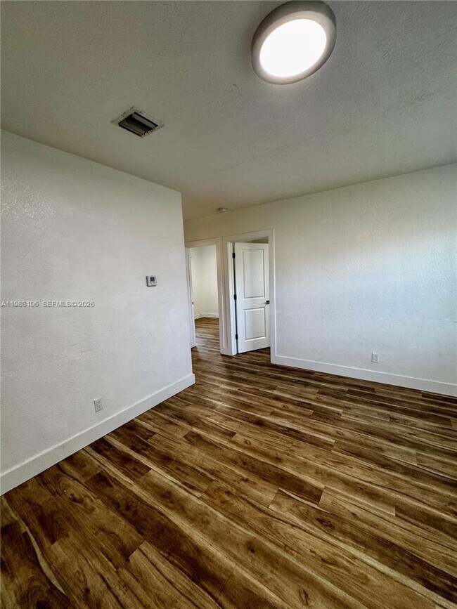 Building Photo - 609 NW 2nd Ave