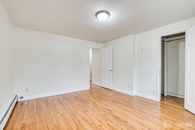 Building Photo - 35 Victory Ct