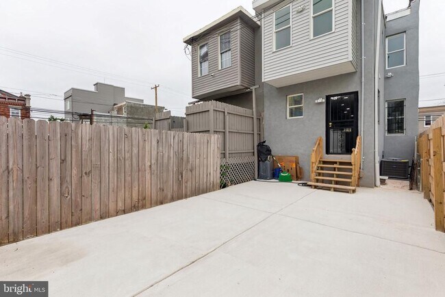 Building Photo - 807 N 42nd St