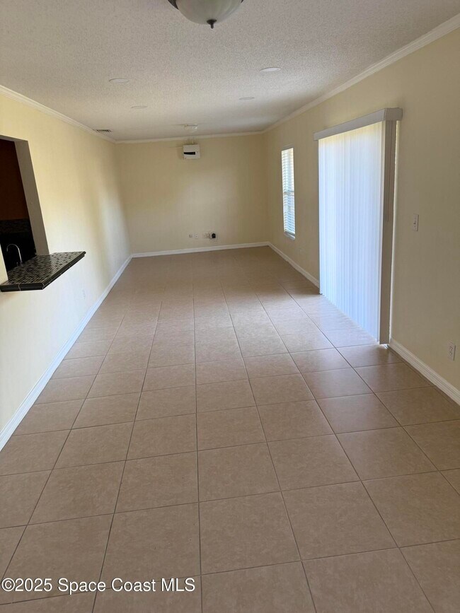 Building Photo - 767 Altona St NW