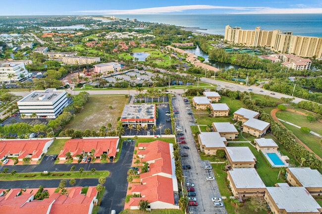 Building Photo - 131 Palm Ave