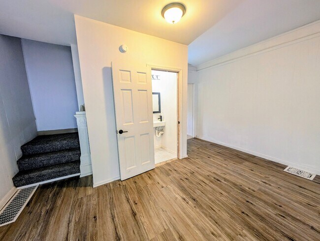 Building Photo - 416 Guilford Ave