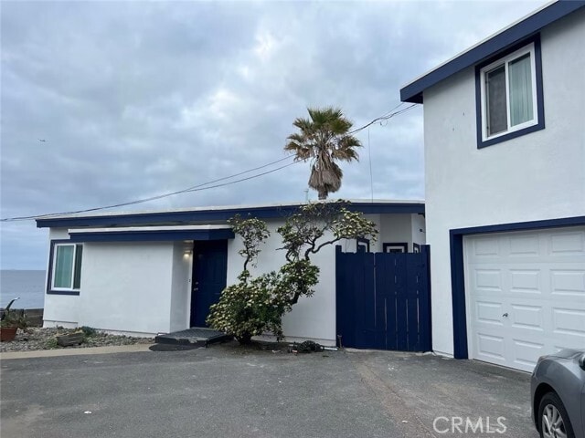 Building Photo - 1561 Ocean Front St