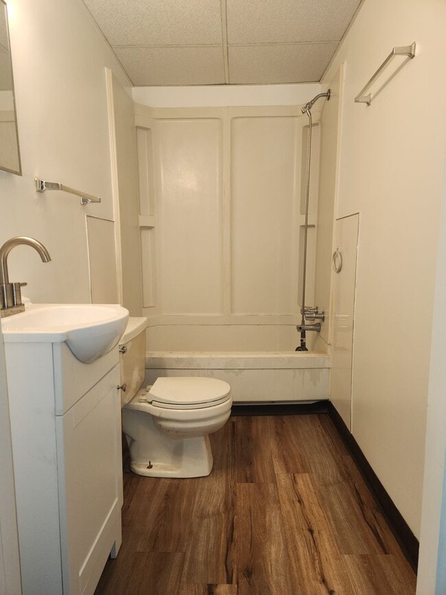 Building Photo - 125 E King St