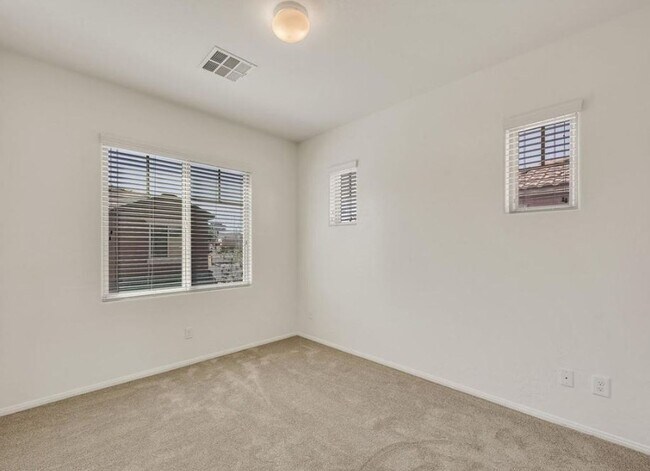 Building Photo - 614 Taliput Palm Pl