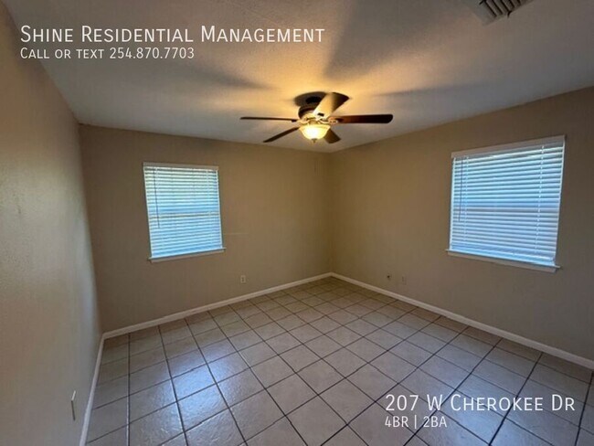 Building Photo - 207 W Cherokee Dr