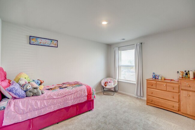 Building Photo - Summerville Home Rental