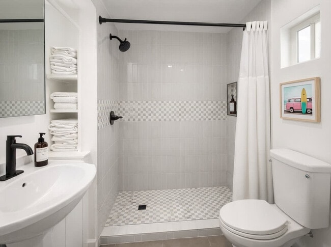 Building Photo - 817 Vanitie Ct