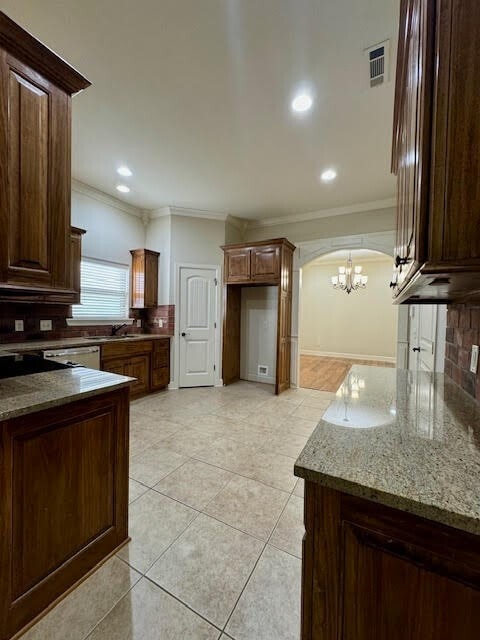 Building Photo - 3704 W Cherokee Rd