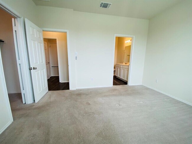 Building Photo - 238 Cascata Way