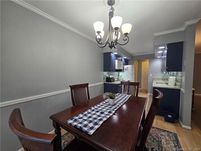 Building Photo - 22 Essex Ct