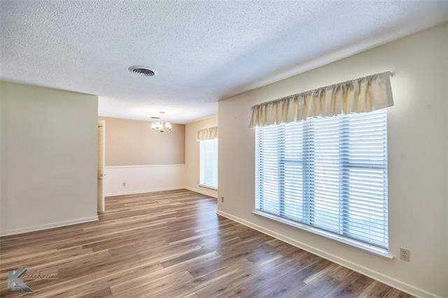 Building Photo - 3317 Santa Monica Dr