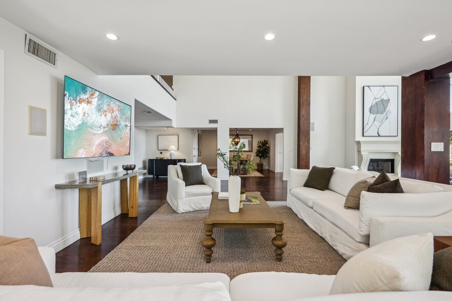 Building Photo - 2411 Mount Olympus Dr