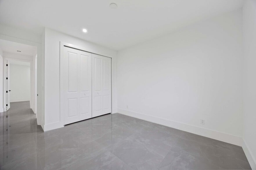 Building Photo - 2504 23rd St W