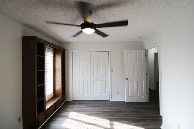 Building Photo - Nice Home in Rogersville!